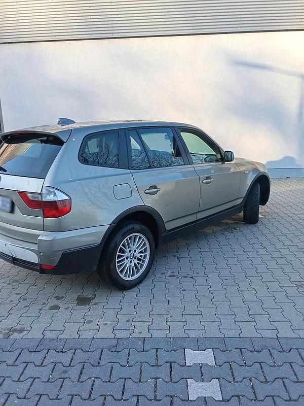 Gebraucht BMW X3 177 PS (130 kW) 2009 Gold SUV