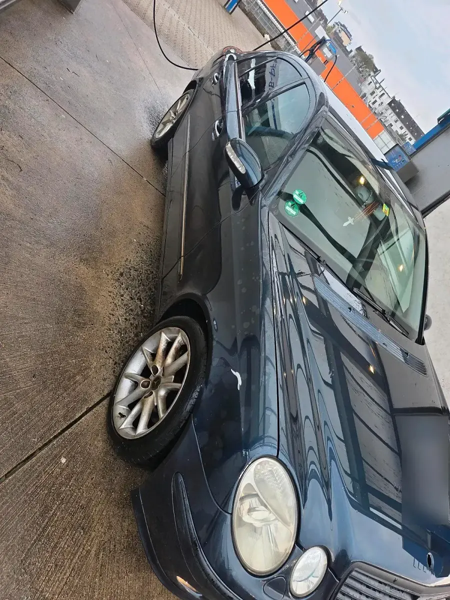 Gebraucht Mercedes E220 Elegance 150 PS (110 kW) 2003 Limousine