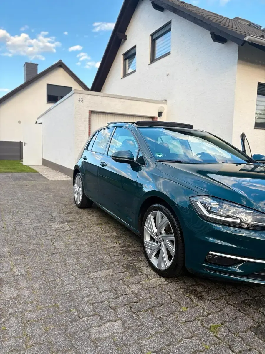 Gebraucht VW Golf VII Highline 150 PS (110 kW) 2017 Andere farben Limousine
