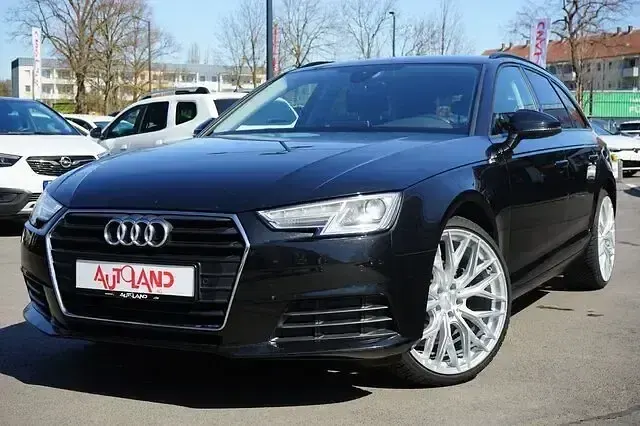 Używany Audi A4 Comfort 150 KM (110 kW) 2017 Czarny Kombi