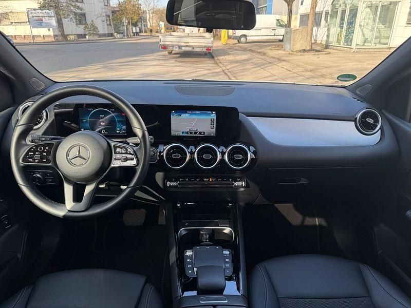 Gebraucht Mercedes E250 218 PS (160 kW) 2022 Polarweiss Limousine