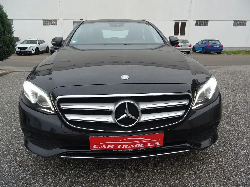 Gebraucht Mercedes E200 184 PS (135 kW) 2016 Obsidianschwarz  metalliclack Limousine