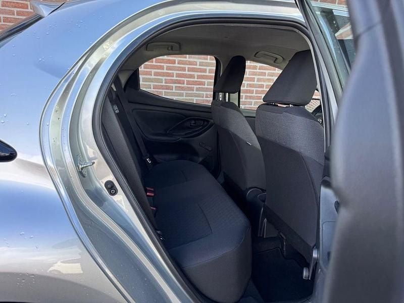 Gebraucht Toyota Yaris Active 125 PS (91 kW) 2023 Grau Kleinwagen