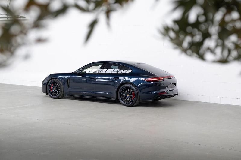 Blau Gebraucht 2019 Porsche Panamera GTS Limousine | 68.900 € (Superpreis) - Bild 1/4