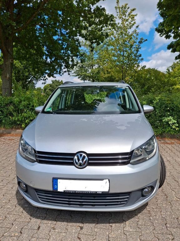 Silber Gebraucht 2014 VW Touran Van / Kleinbus | 6.900 € (Fairer Preis) - Bild 1/4