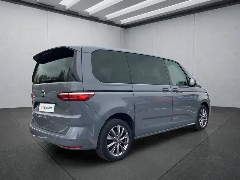 Second-hand VW Multivan 150 CP (110 kW) 2023 Gri Monovolum