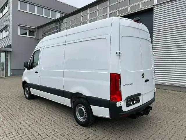 Gebraucht Mercedes Sprinter 170 PS (125 kW) 2025 Weiss Van
