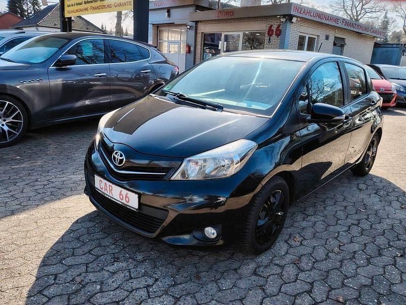 Gebraucht Toyota Yaris Edition 69 PS (50 kW) 2014 Schwarz Kleinwagen