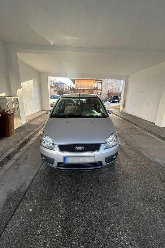 Grau Gebraucht 2004 Ford Focus Kombi | 1.199 € - Bild 1/4