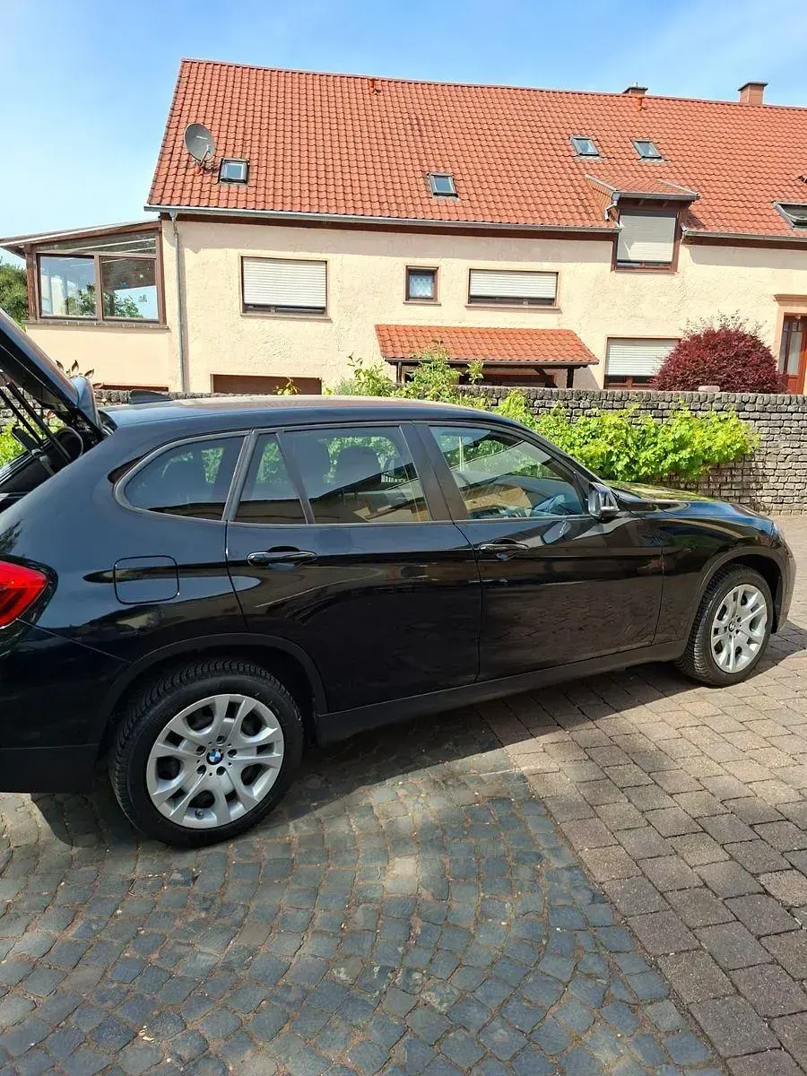 Gebraucht BMW X1 116 PS (85 kW) 2014 Schwarz SUV