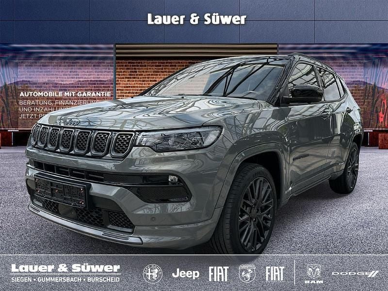 Grau Gebraucht 2021 Jeep Compass SUV | 26.990 € (Fairer Preis) - Bild 1/4
