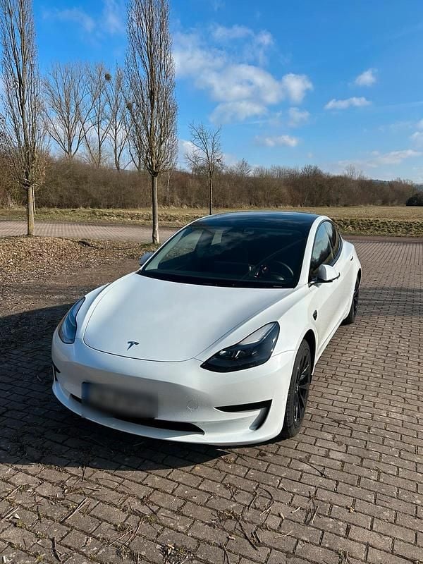Weiß Gebraucht 2023 Tesla Model 3 Limousine | 26.400 € (Superpreis) - Bild 1/4