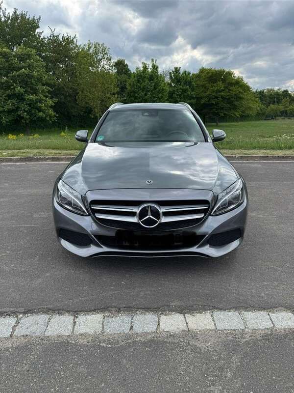 Grau Gebraucht 2017 Mercedes C220 Kombi | 17.600 € (Fairer Preis) - Bild 1/4
