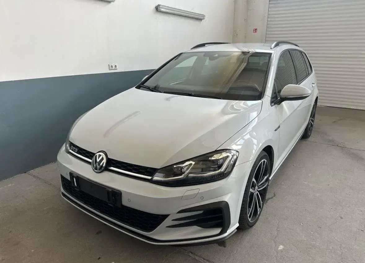 Usado VW Golf VII GTD 184 HP (135 kW) 2018 Cinzento Carrinha