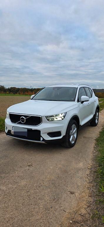 Weiß Gebraucht 2018 Volvo XC40 SUV | 22.700 € (Fairer Preis) - Bild 1/4