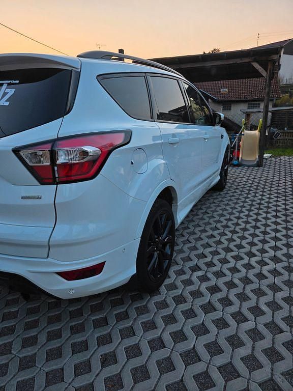 Gebraucht Ford Kuga ST-Line 242 PS (177 kW) 2018 Weiß SUV