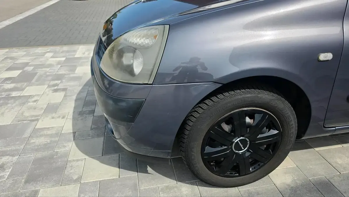 Gebraucht Renault Clio 75 PS (55 kW) 2005 Grau Kleinwagen