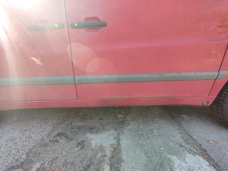 Second-hand Mercedes Vito 130 CP (95 kW) 1997 Roșu Van