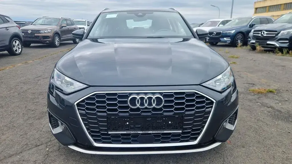 Gebraucht Audi A3 Sport 150 PS (110 kW) 2023 Grau Limousine