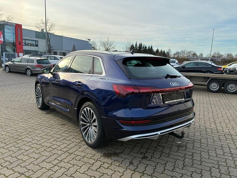Gebraucht Audi e-tron S-Line 300 kW (408 PS) 2022 Blau SUV