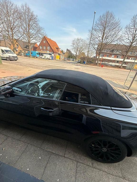 Gebraucht Mercedes E200 197 PS (144 kW) 2020 Schwarz Cabrio