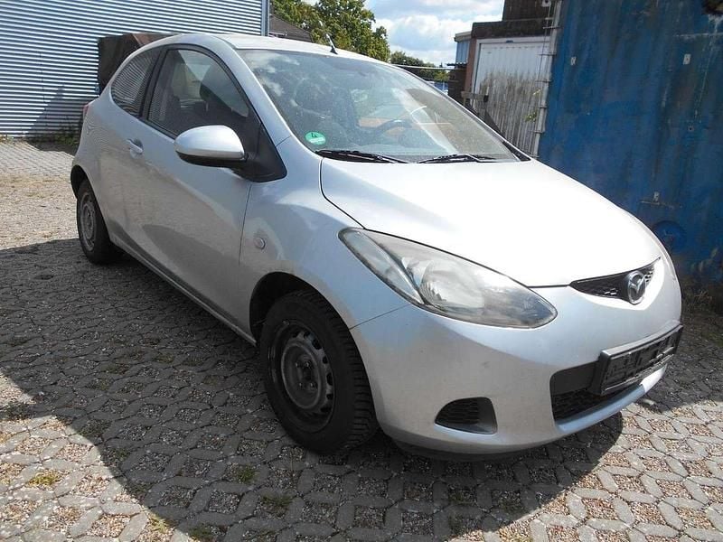 Gebraucht Mazda 2 Inclusive 75 PS (55 kW) 2008 Silber Kleinwagen