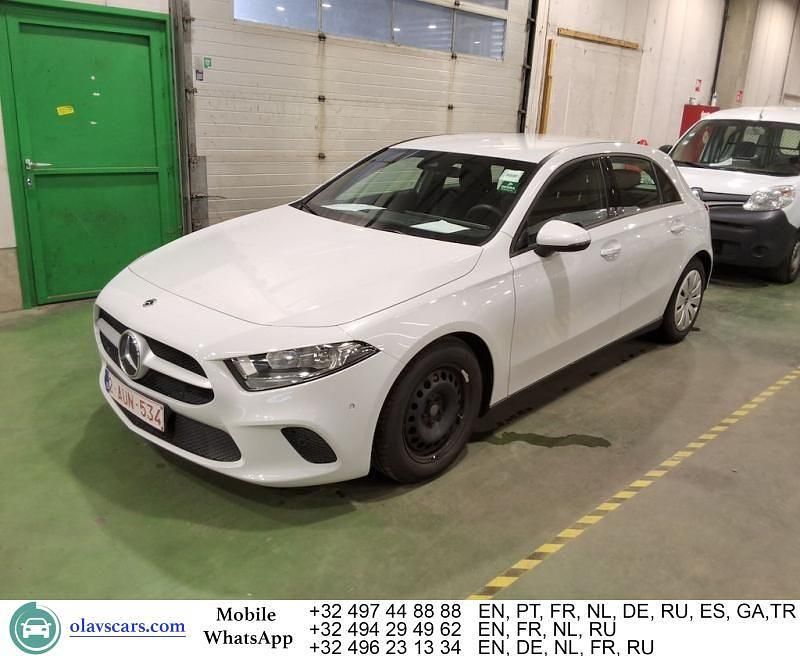 Weiß Gebraucht 2021 Mercedes A160 Limousine | 15.125 € (Superpreis) - Bild 1/4