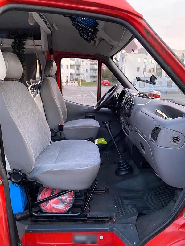 Second-hand Ford Transit 86 CP (63 kW) 1998 Roșu Monovolum