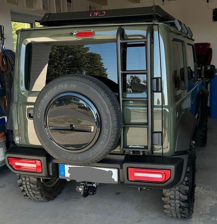 Gebraucht Suzuki Jimny 102 PS (75 kW) 2024 Grün SUV