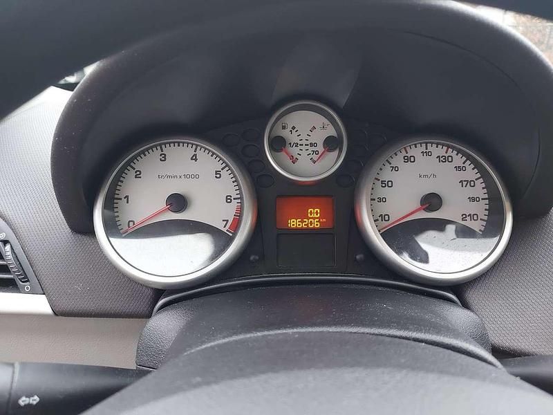 Gebraucht Peugeot 207 95 PS (69 kW) 2008 Grau Kombi