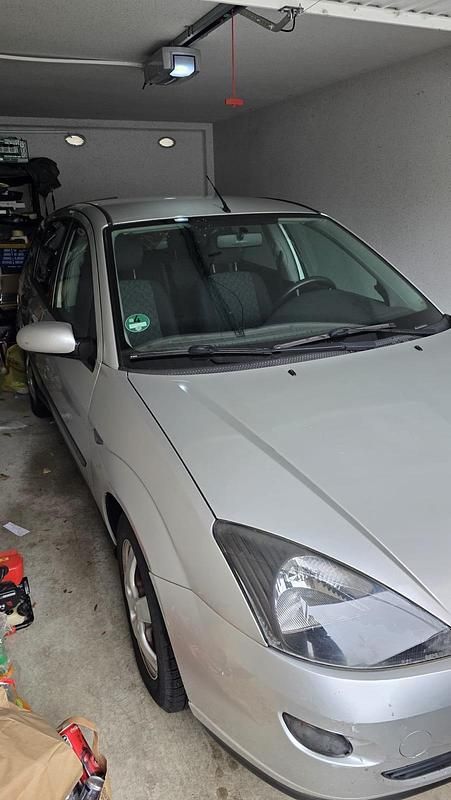 Gebraucht Ford Focus 105 PS (77 kW) 2001 Silber Kleinwagen