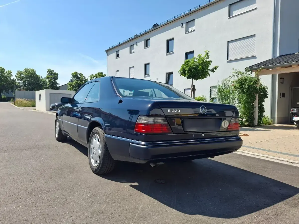 Gebraucht Mercedes 220 150 PS (110 kW) 1994 Blau Coupé