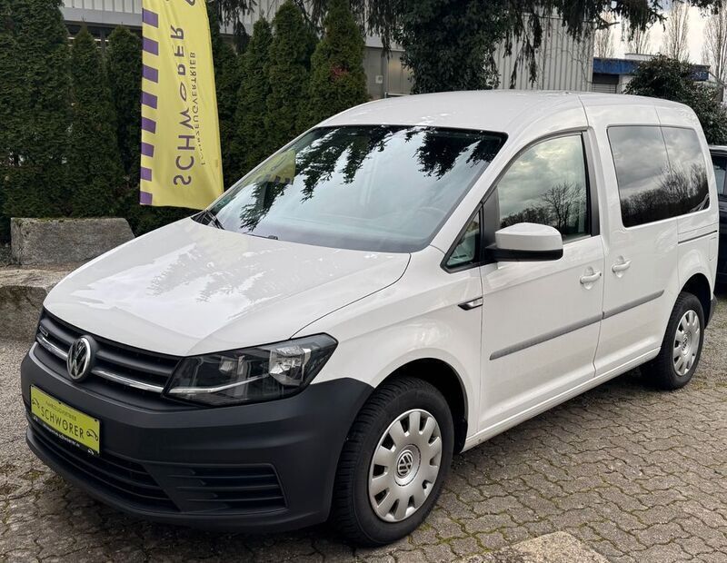 Weiß Gebraucht 2016 VW Caddy Trendline Van / Kleinbus | 11.990 € (Teuer) - Bild 1/4