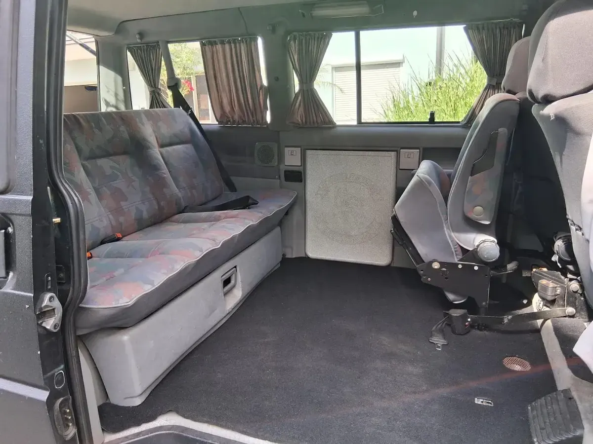 Gebraucht VW Multivan 68 PS (50 kW) 1993 Schwarz Van / Kleinbus