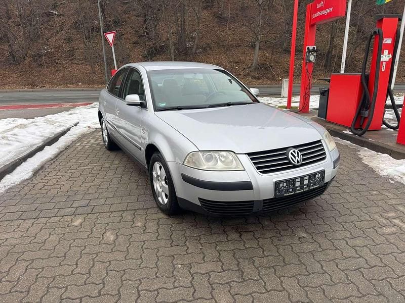 Gebraucht VW Passat 131 PS (96 kW) 2002 Silber Limousine