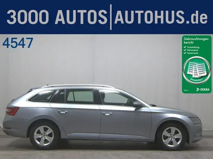 Blau Gebraucht 2019 Skoda Superb Active Kombi | 22.880 € (Teuer) - Bild 1/2