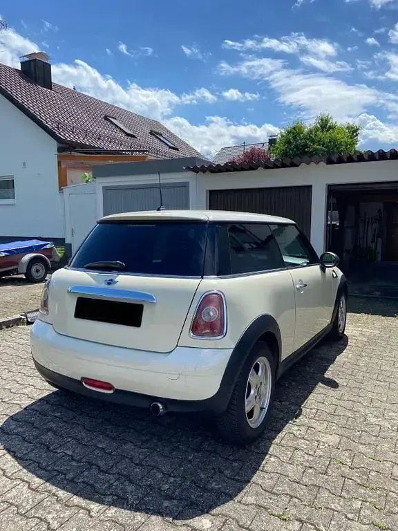 Gebraucht Mini ONE 95 PS (69 kW) 2010 Weiß Kleinwagen