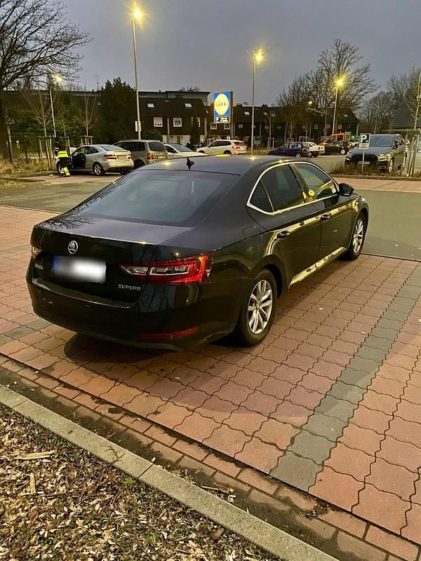 Gebraucht Skoda Superb 2015 Schwarz Limousine