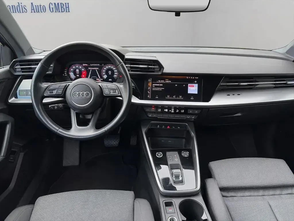 Gebraucht Audi A3 Advanced 110 PS (80 kW) 2023 Blau Limousine