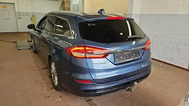 Gebraucht Ford Mondeo Titanium 150 PS (110 kW) 2021 Blau Limousine