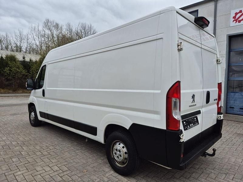 Gebraucht Peugeot Boxer 131 PS (96 kW) 2019 Weiß Van