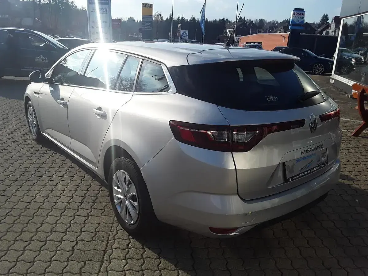 Gebraucht Renault Mégane IV Life 116 PS (85 kW) 2019 Silber