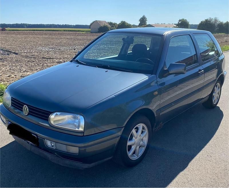 Grau Gebraucht 1996 VW Golf III Kleinwagen | 1.290 € (Fairer Preis) - Bild 1/4
