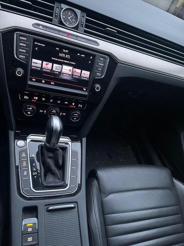 Używany VW Passat Highline 239 KM (175 kW) 2015 Szary Kombi