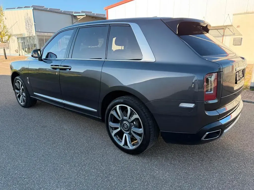 Gebraucht Rolls Royce Cullinan 571 PS (419 kW) 2023 Grau SUV