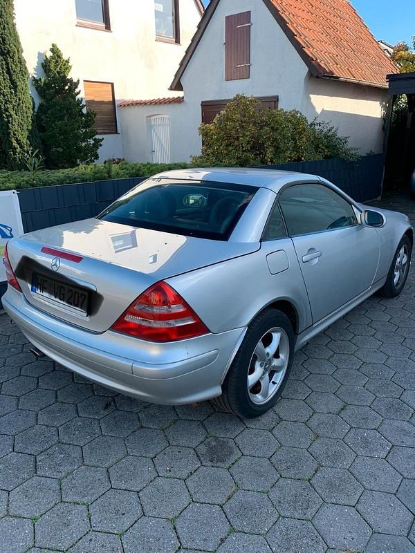 Silber Gebraucht 2002 Mercedes SLK200 Cabrio | 3.599 € (Superpreis) - Bild 1/4