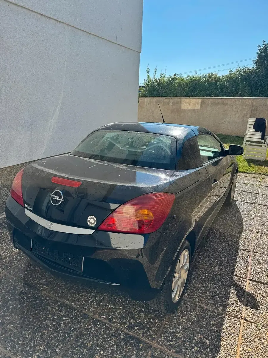 Gebraucht Opel Tigra 90 PS (66 kW) 2006 Schwarz Cabrio
