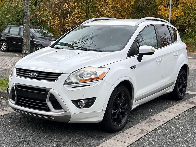 Weiß Gebraucht 2011 Ford Kuga Titanium SUV | 4.999 € (Guter Preis) - Bild 1/4
