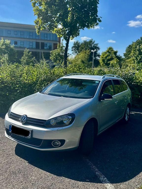 Gebraucht VW Golf VI Style 105 PS (77 kW) 2011 Silber Kleinwagen