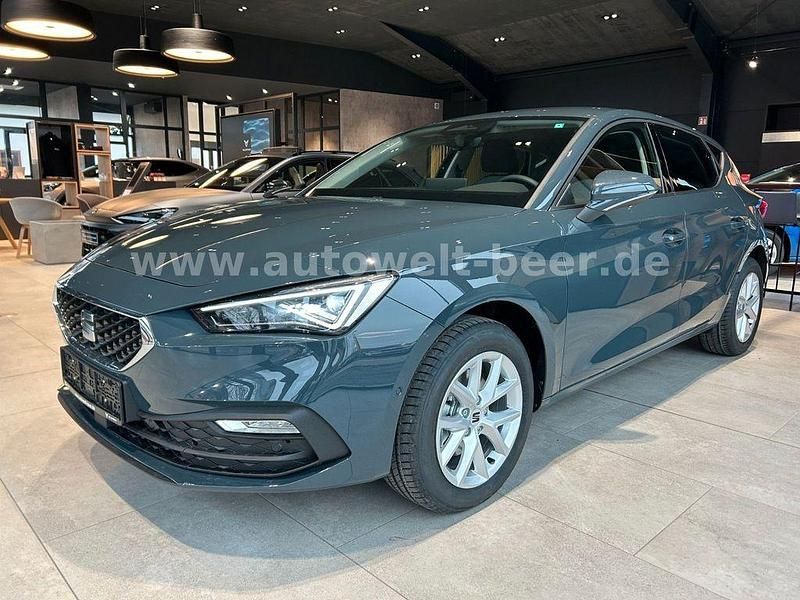 Neu Seat Leon 116 PS (85 kW) 2025 Blau Limousine